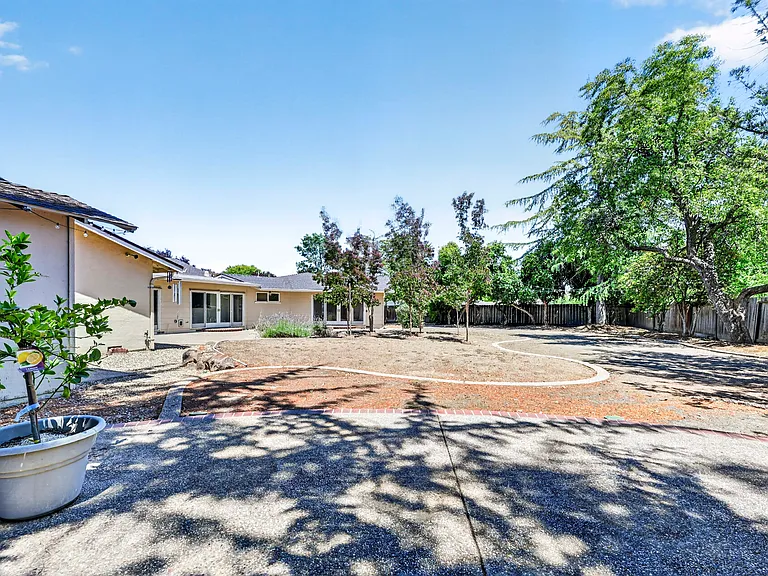 2628 Superior Dr — Photo 62