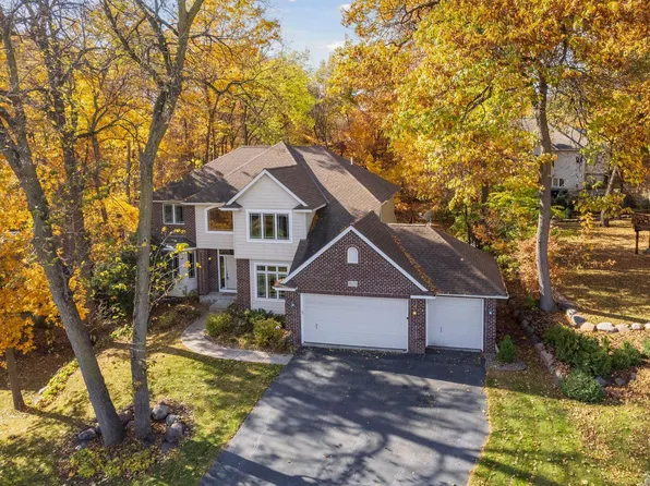 9073 Woodhill Dr, Savage, MN 55378
