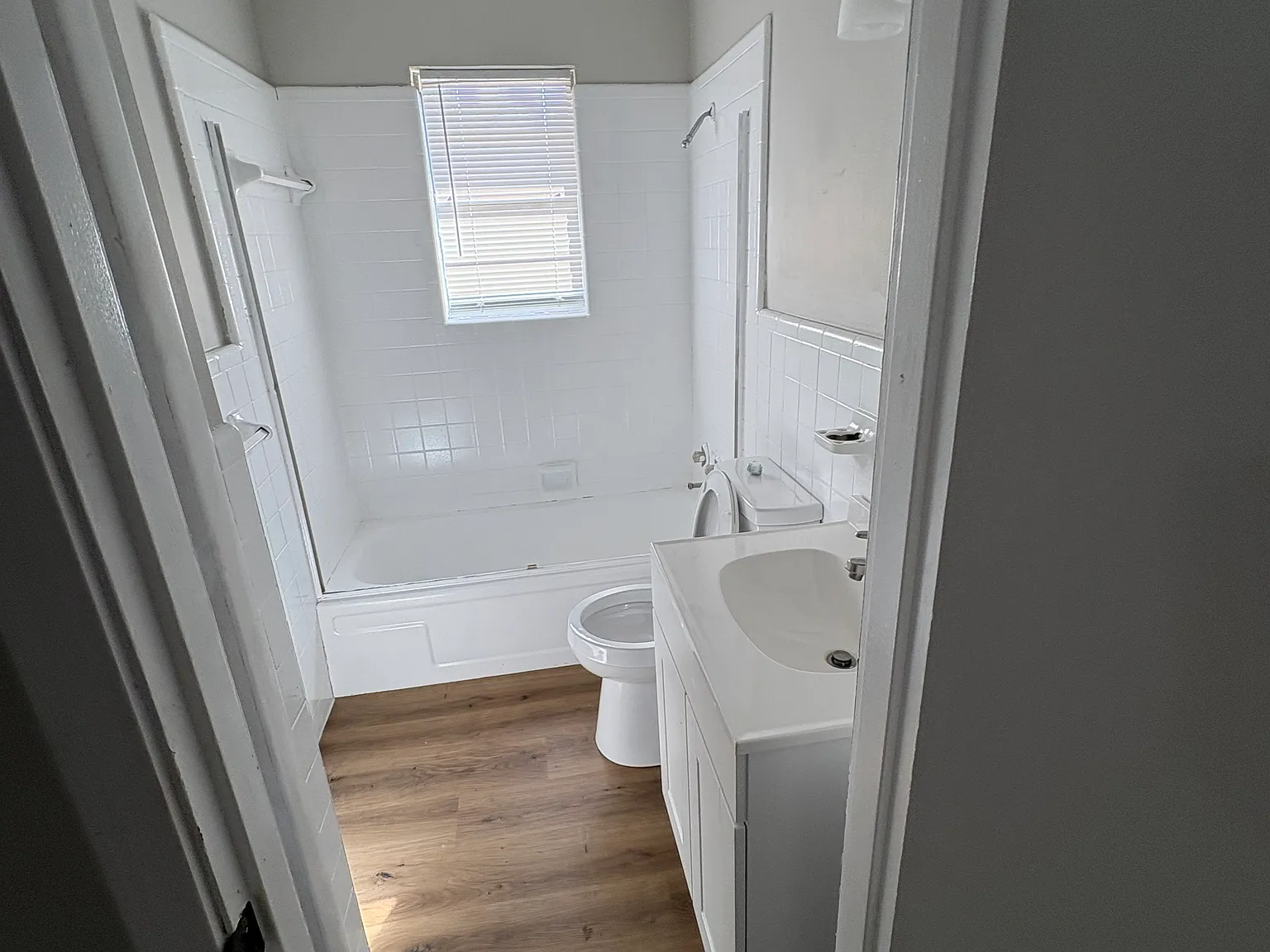 3 bed, 1.5 bath, 1518 sqft, $1,400 — Photo 3