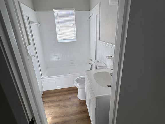 4th image of 352 Franks Dr