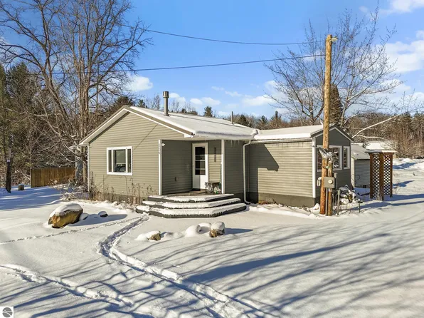 509 N Boyd St, Fife Lake, MI 49633