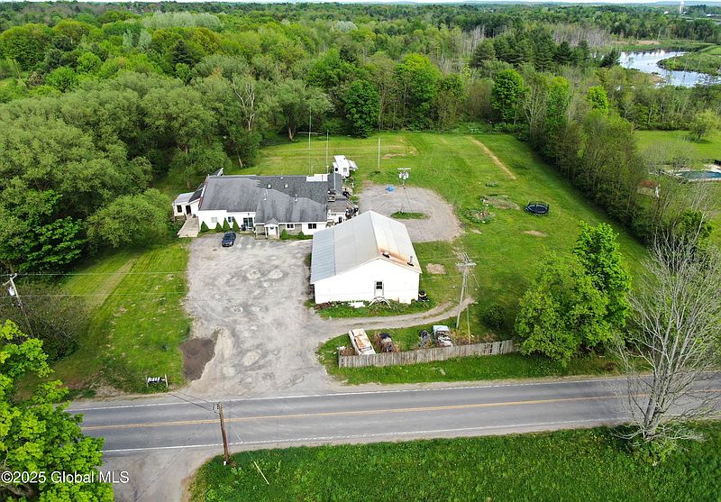 4th image of 389 McKay Road
