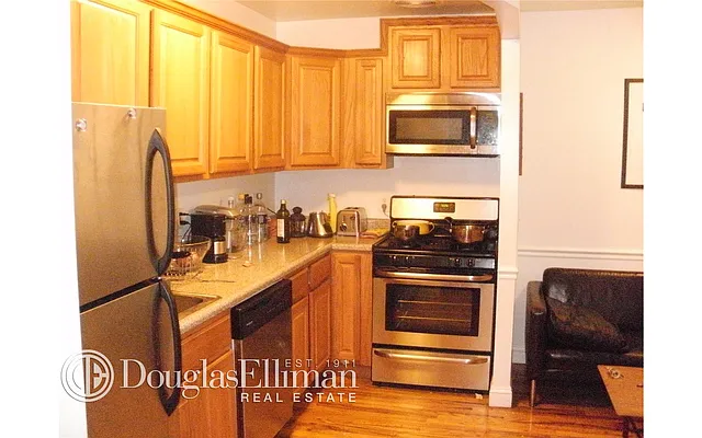 Rented by Douglas Elliman | media 8
