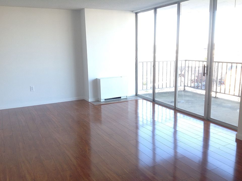 1st image of 101 S Whiting St APT 1512