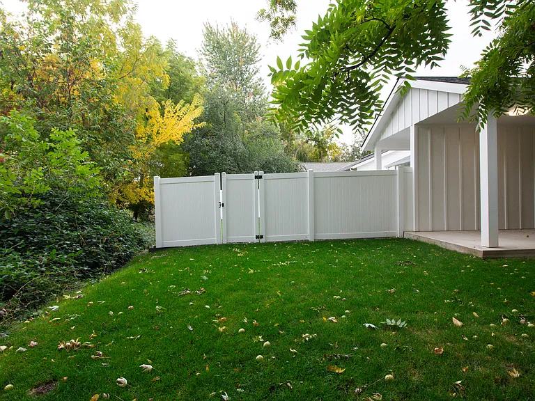 1037 SE Date Ave — Photo 31