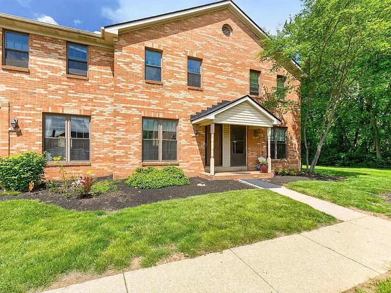 6477 Brookedge Ct — Photo 4