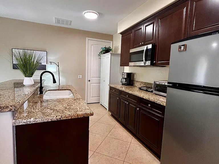 12943 Polvera Ct — Photo 7
