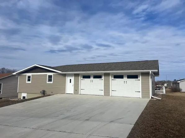 105 Pleasant Blvd, Spencer, IA 51301