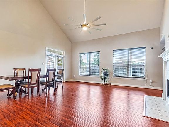 5th image of 159 Autumn Woods Dr