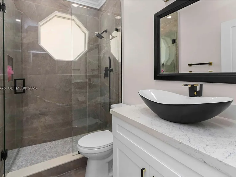 1530 Lacosta Dr W — Photo 14