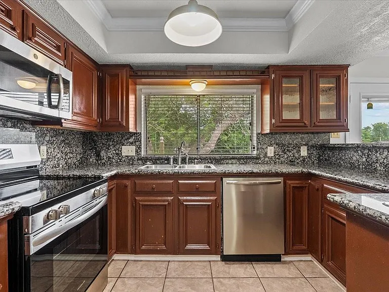 430 W Redway Ln — Photo 21