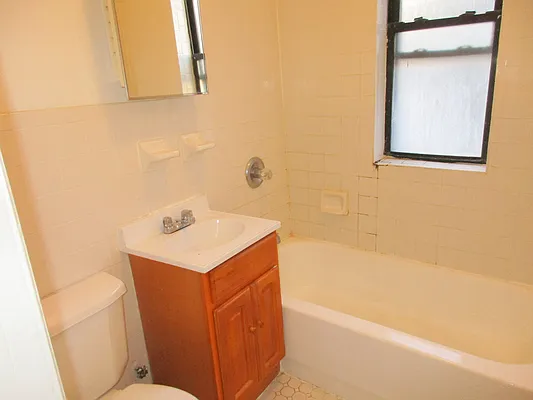 Rented by Uptown Flats LLC | media 8