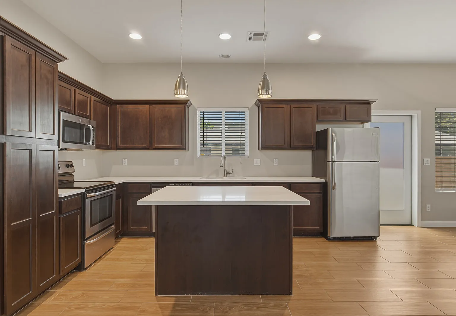 3 bed, 2.5 bath, 1509 sqft, $2,399 — Photo 1