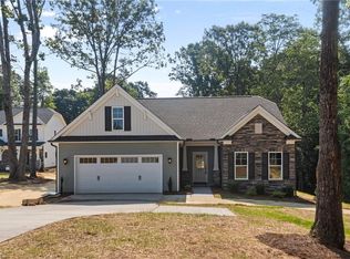 4760 Skylark Rd, Pfafftown, NC 27040