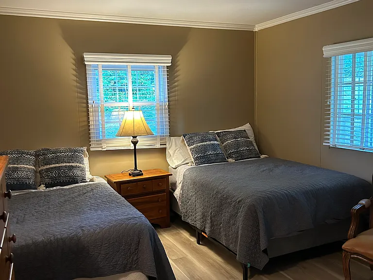 Full/Full bedroom