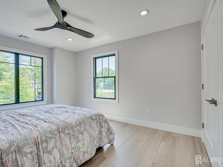 145 Center St — Photo 44