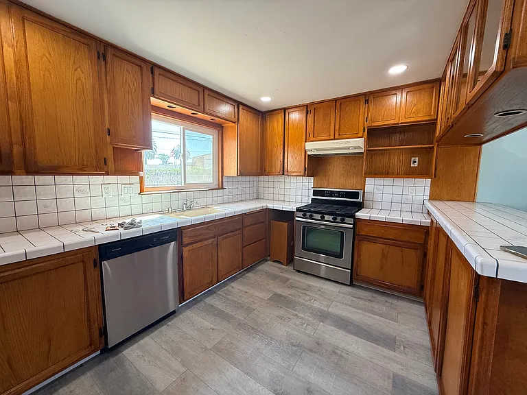 17530 Chestnut St — Photo 8