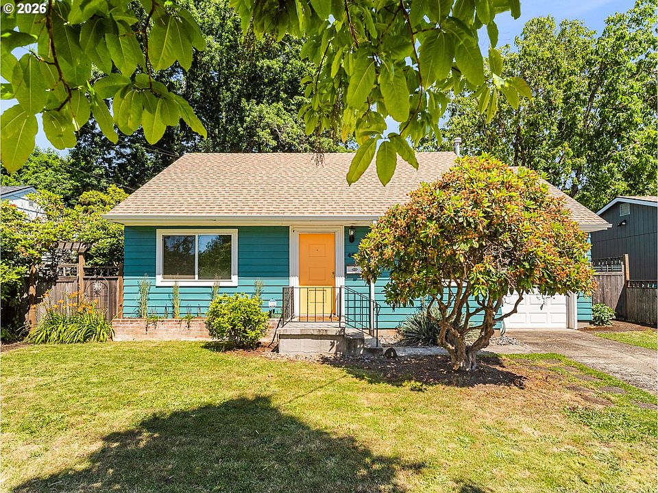 1st image of 4526 SE 37th Ave