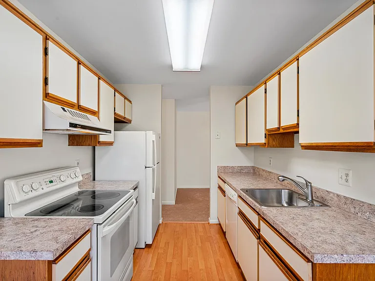 9555 Battery Heights Blvd #203 — Photo 9