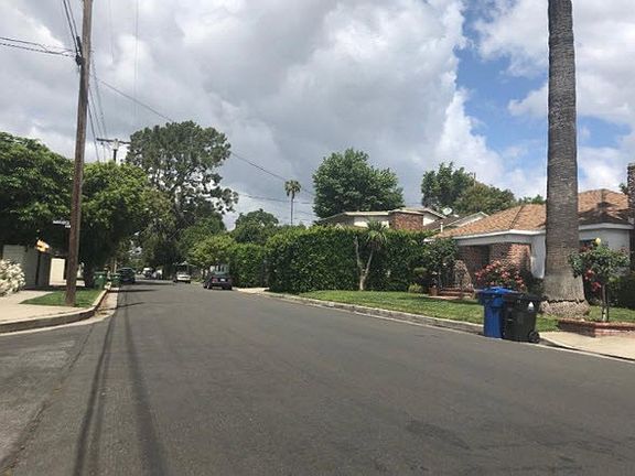 4th image of 10133 Sarah St