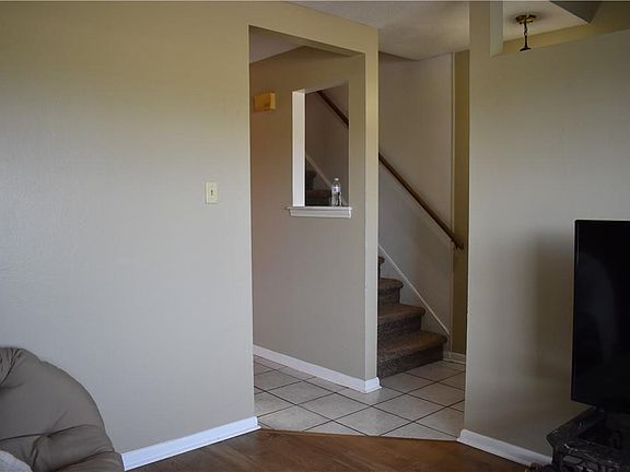 3rd image of 1121 Deesport St