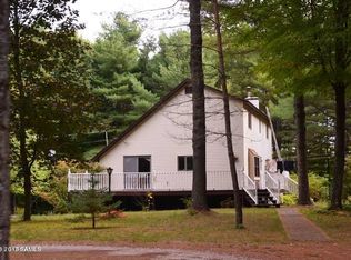 18 Lapeter Way, Crown Point, NY 12928