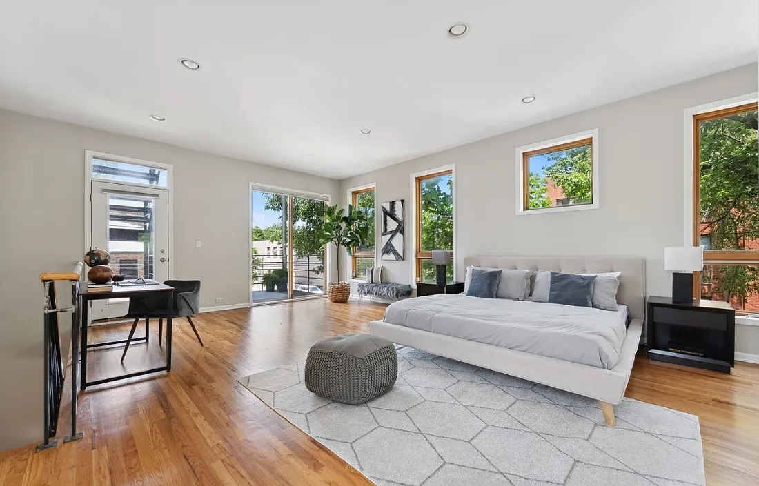 2 bed, 2.5 bath, 2500 sqft, $4,200 — Photo 1