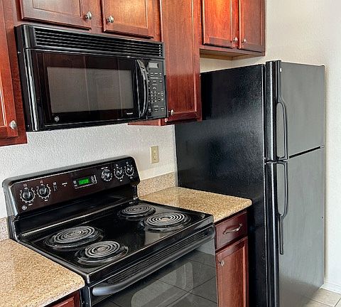 Other side of the galley kitchen.