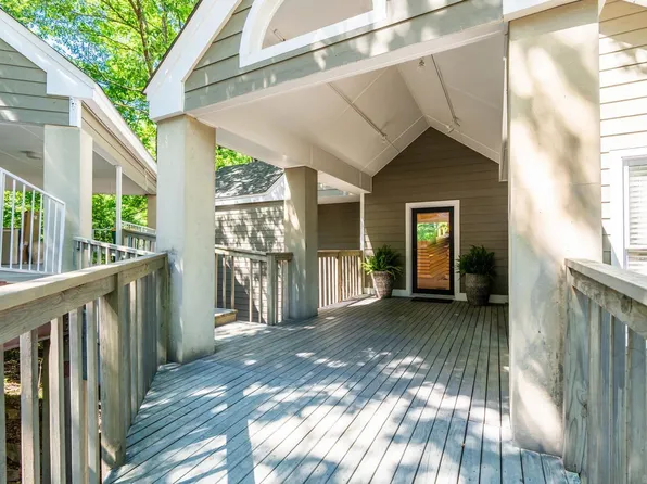 3722 Foxcroft Rd, Little Rock, AR 72227