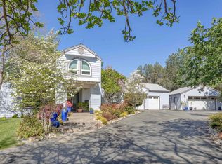 8796 Goldstone Ln, Redding, CA 96001