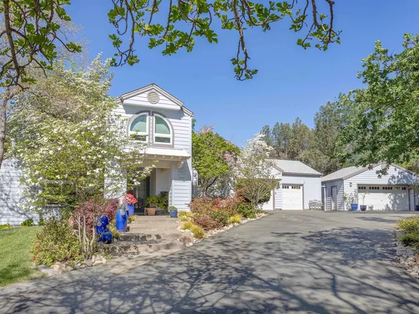 8796 Goldstone Ln, Redding, CA 96001