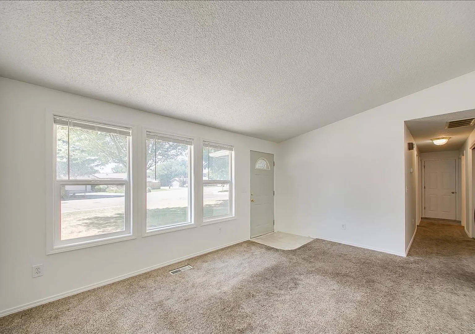 Adorable Home near Downtown Boise & BSU — Photo 4