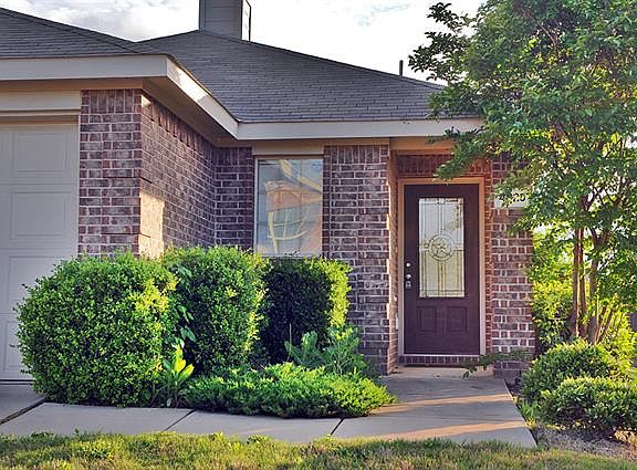 3rd image of 4029 Houston Dr