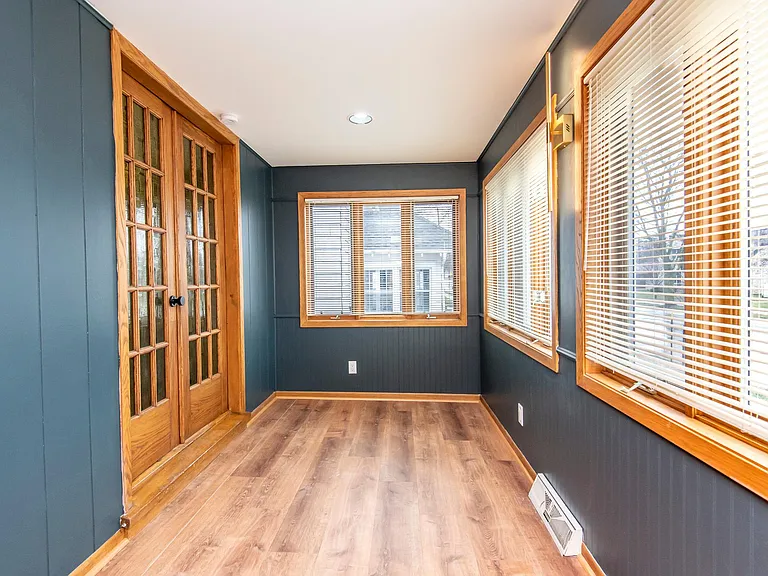 3500 S Clement Ave — Photo 9