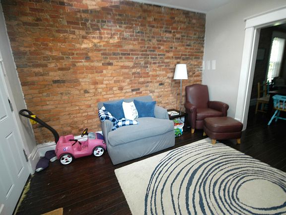 3rd image of 334 N Garfield Ave #1