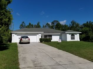 7247 River Country Dr, Weeki Wachee, FL 34607