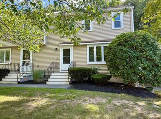 101 Cardinal Ln, Tyngsboro, MA 01879