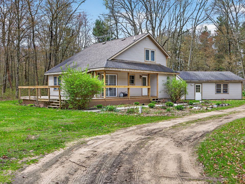 1st image of 22597 Tamarack Rd