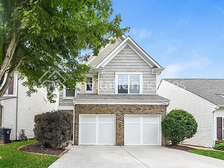 739 Mountain Laurel Dr — Photo 1