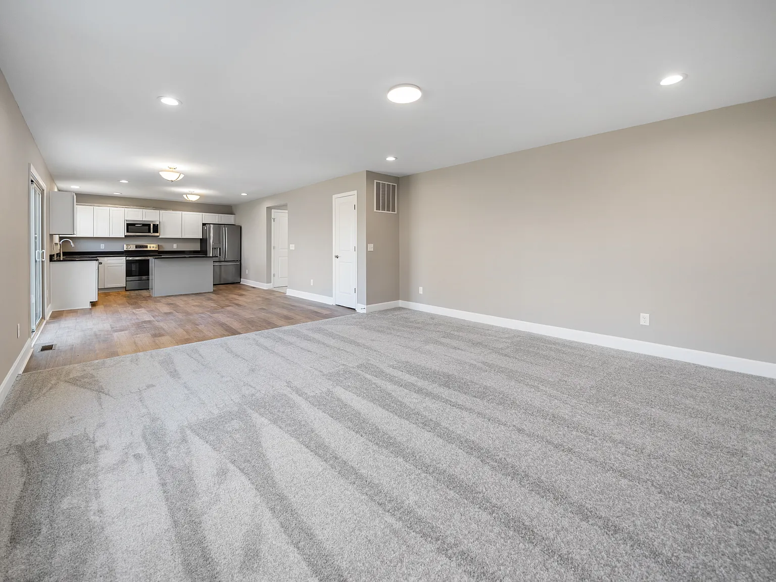 4 bed, 2226 sqft, $2,600 — Photo 2
