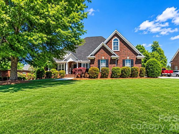 2nd image of 218 Kaitlyn Ln