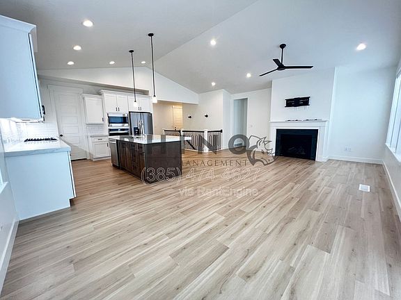 3rd image of 4727 S Taylors View Ln