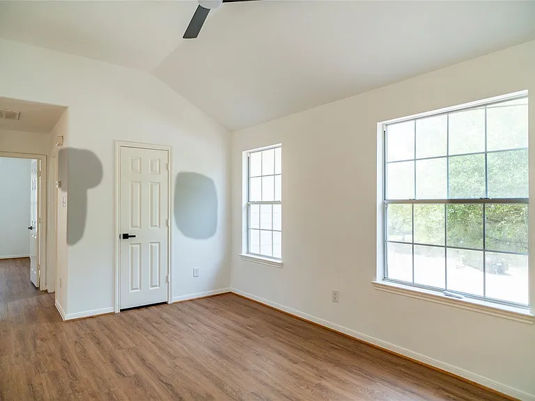 16327 Woma Ct — Photo 3