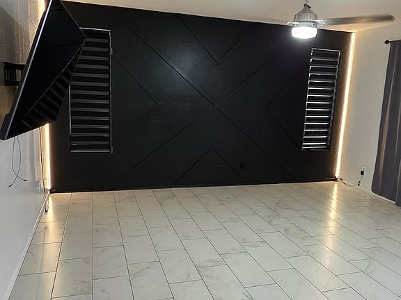 4th image of 10429 W Roanoke Ave