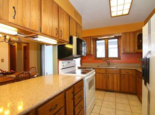 4782 Helgeland Dr, Sun Prairie, WI 53590
