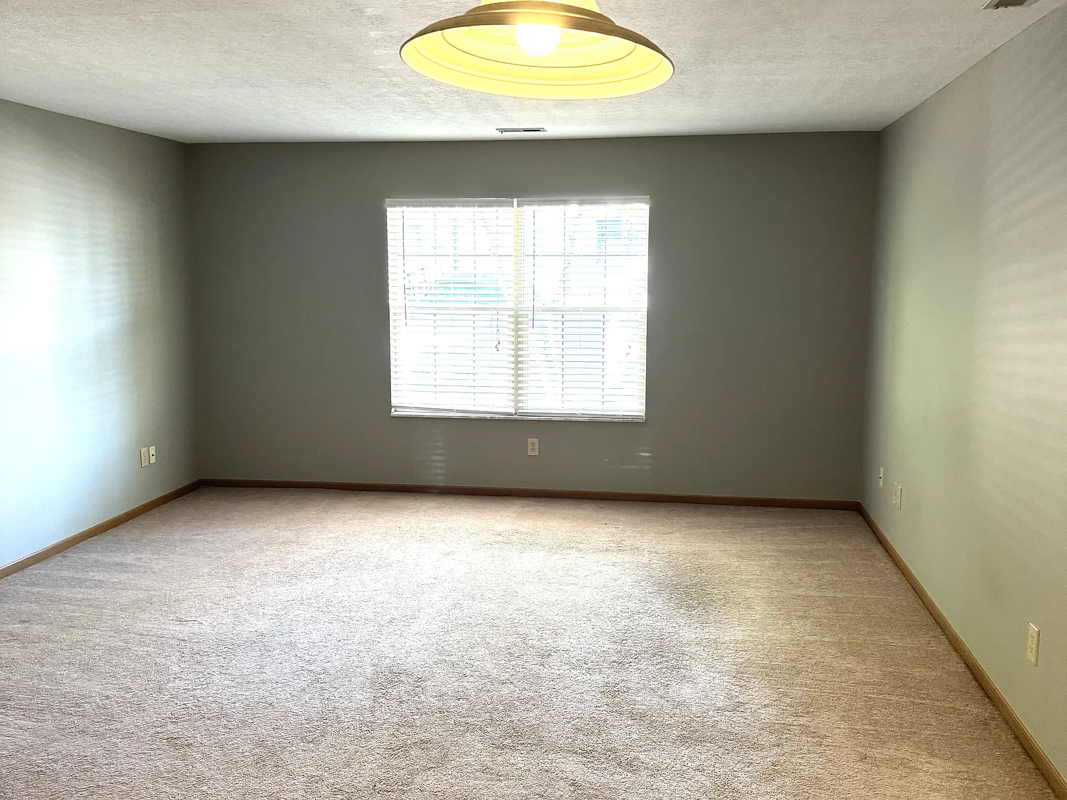 2 bed, 1.5 bath, 1200 sqft, $1,495 — Photo 3