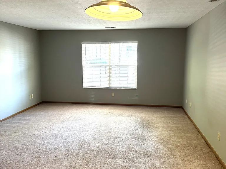 1144 King Ave — Photo 3