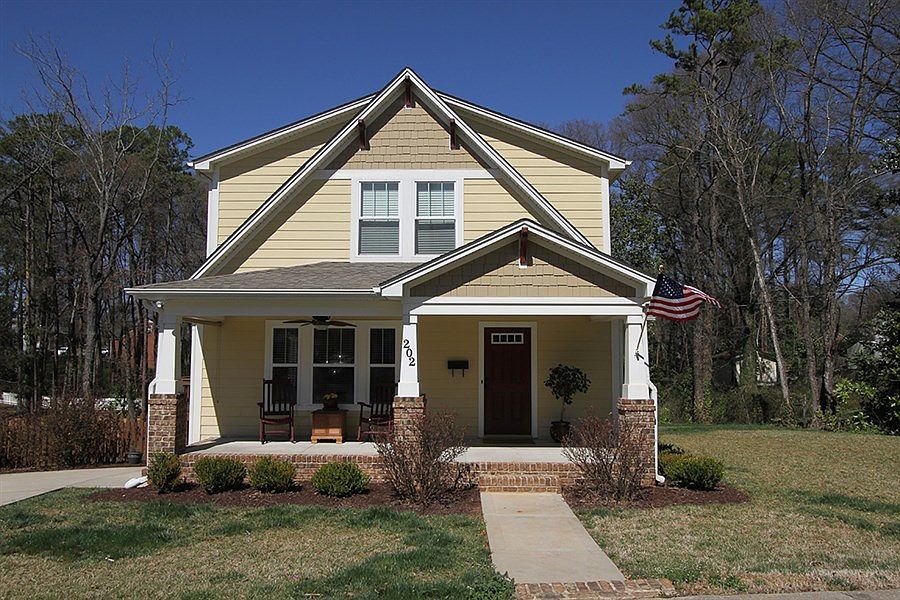 1st image of 202 W Woodrow Ave