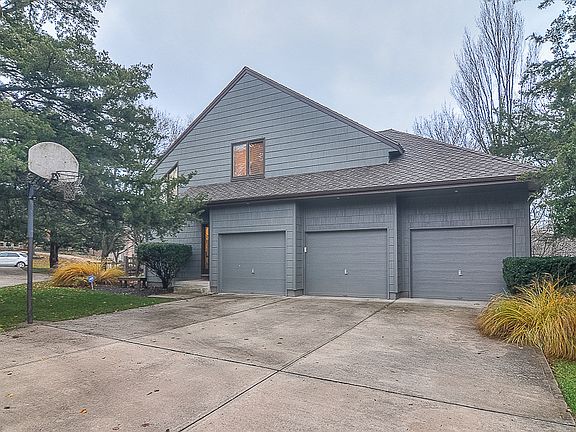 3 car Garage