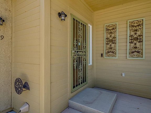 3rd image of 1009 Peach Blossom Way